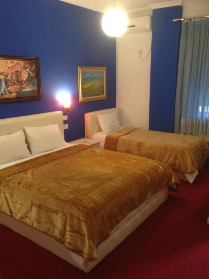 Hotel Bujtina Bicolli Korcza Zewnętrze zdjęcie