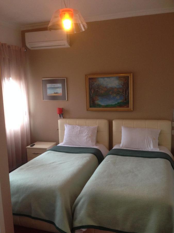 Hotel Bujtina Bicolli Korcza Zewnętrze zdjęcie