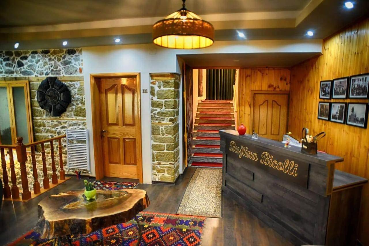 Hotel Bujtina Bicolli Korcza Zewnętrze zdjęcie