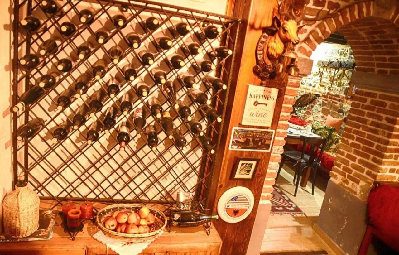 Hotel Bujtina Bicolli Korcza Zewnętrze zdjęcie
