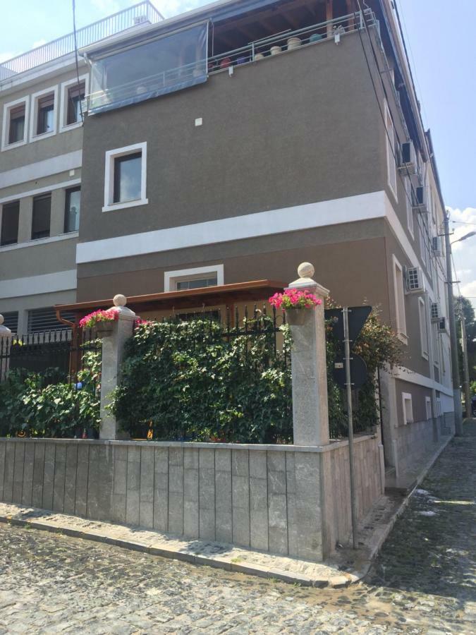 Hotel Bujtina Bicolli Korcza Zewnętrze zdjęcie