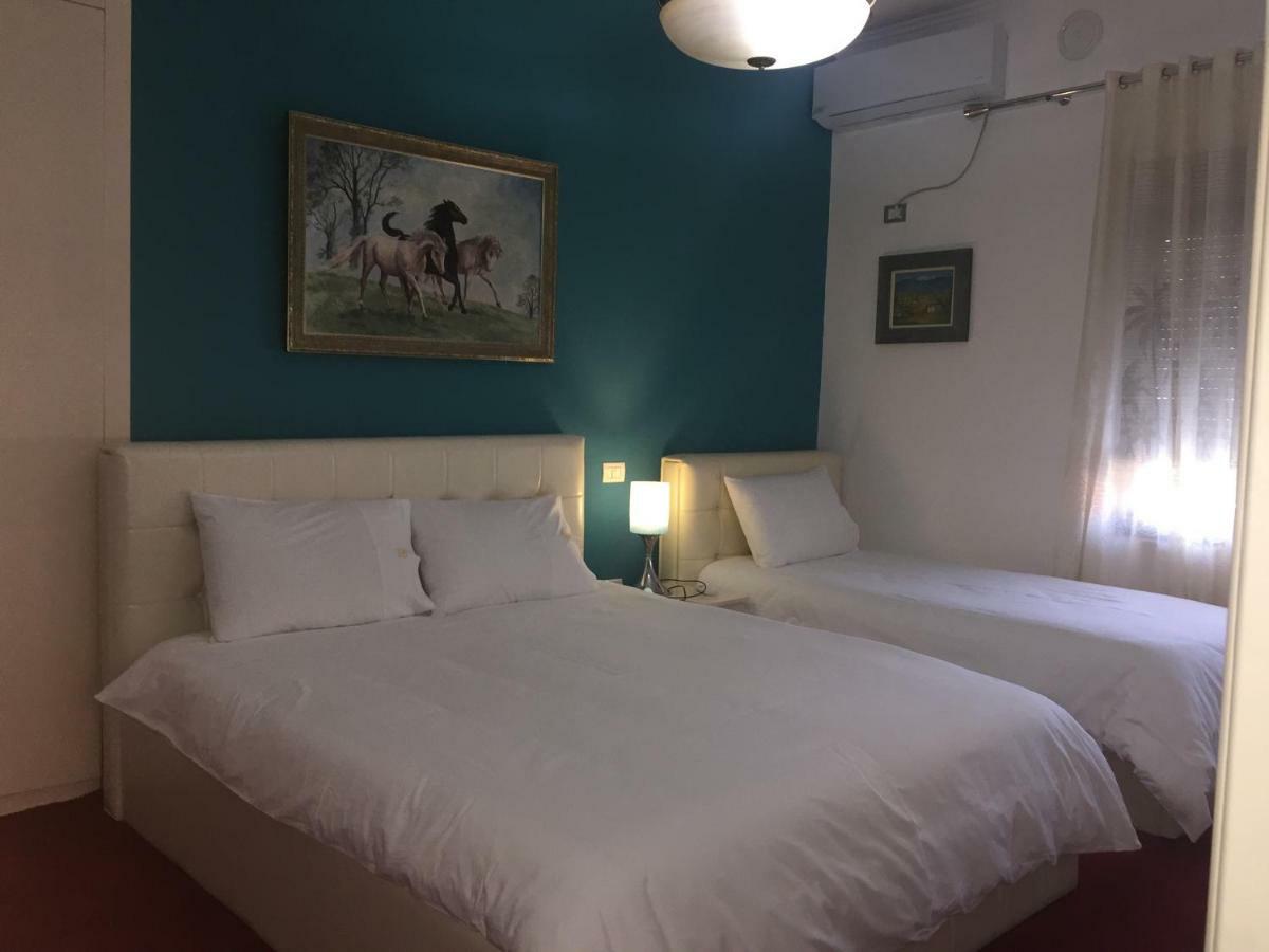 Hotel Bujtina Bicolli Korcza Zewnętrze zdjęcie