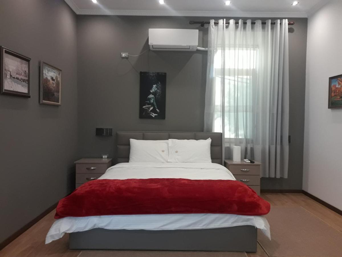 Hotel Bujtina Bicolli Korcza Zewnętrze zdjęcie